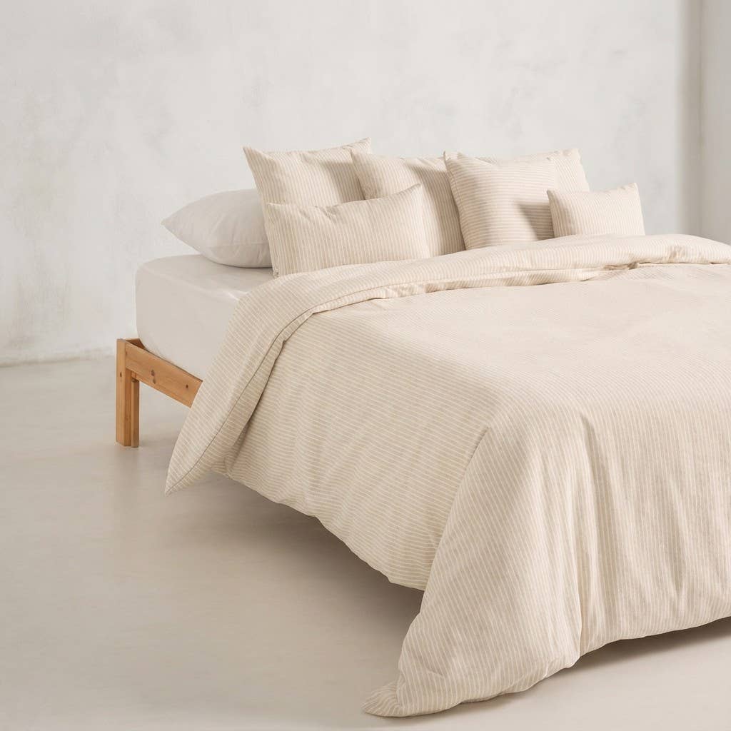 Duvet cover with yarn-dyed stripes in soft cotton