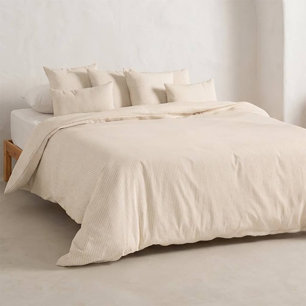 Duvet cover with yarn-dyed stripes in soft cotton